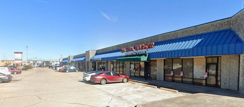 10718 Kingspoint Rd, Houston, TX à louer - Photo du bâtiment - Image 2 de 5