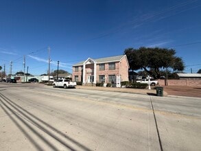 2302 45th St, Galveston, TX à louer Photo du bâtiment- Image 1 de 2