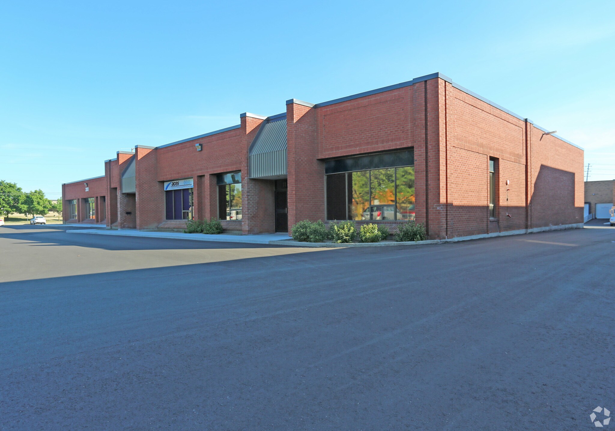 200 Wilkinson Rd, Brampton, ON à louer Photo principale- Image 1 de 8