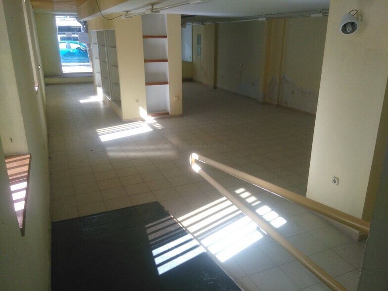 Commerce de détail dans Cáceres, Cáceres à louer - Photo du bâtiment - Image 2 de 7