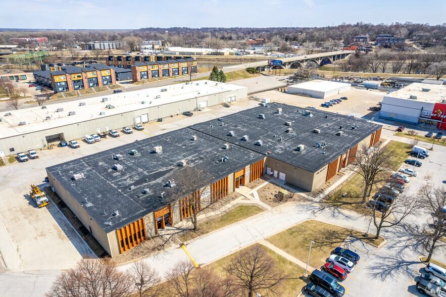 601 SW 9th St, Des Moines, IA for lease - Aerial - Image 3 of 8