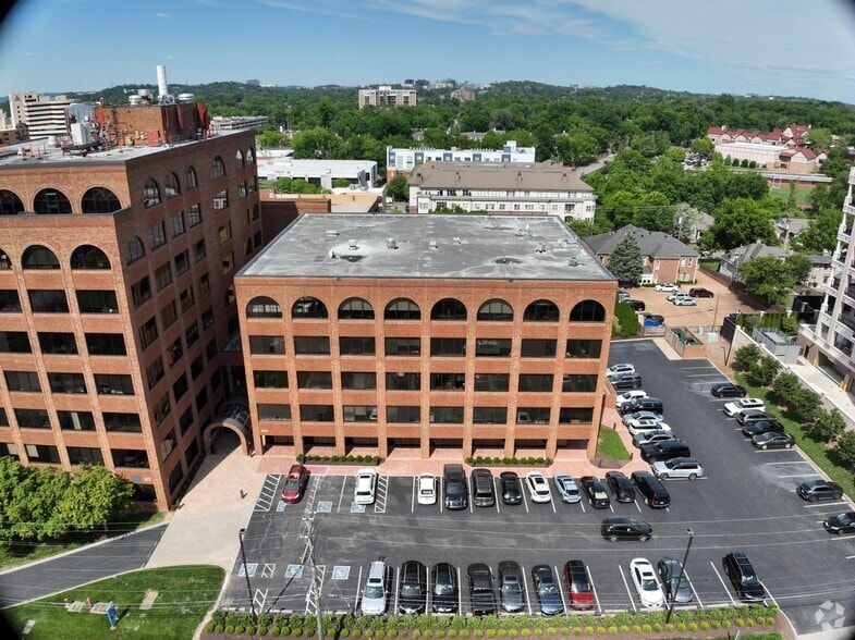 104 Woodmont Blvd, Nashville, TN for lease - Matterport Community - Image 2 of 25