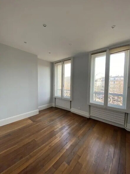 Bureau dans Neuilly-sur-Seine à vendre - Photo du bâtiment - Image 3 de 8