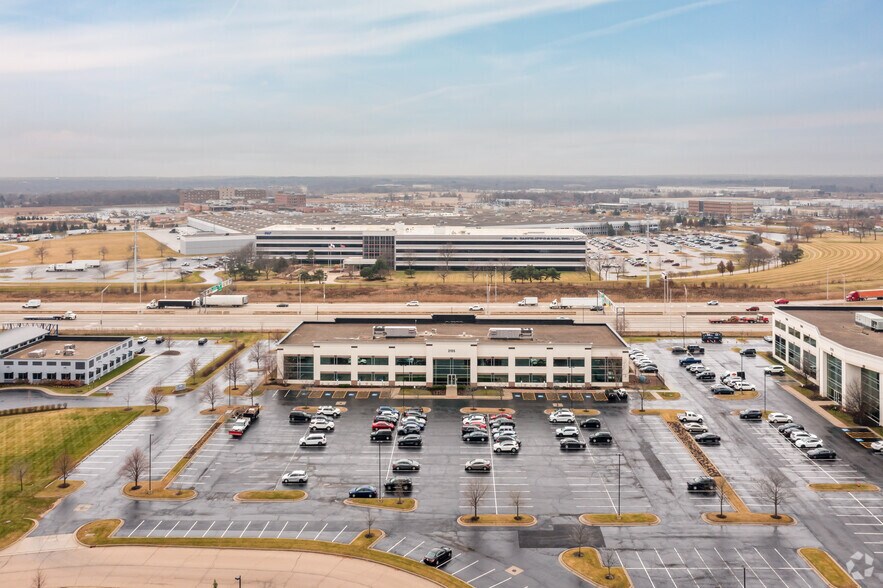 2155 Point Blvd, Elgin, IL à louer - Aérien - Image 2 de 12