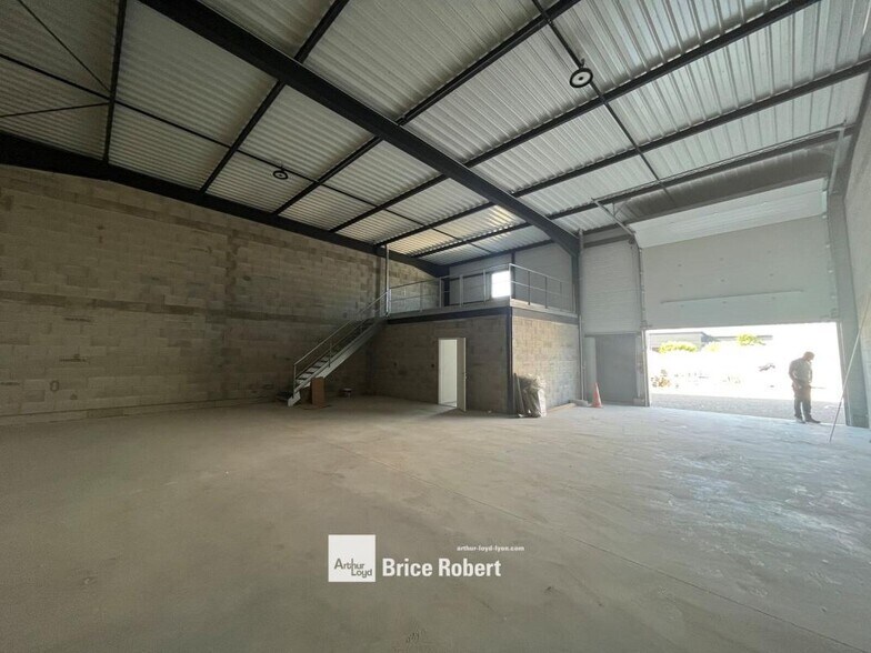 Du Petit Bois, Mornant for lease - Interior Photo - Image 2 of 4
