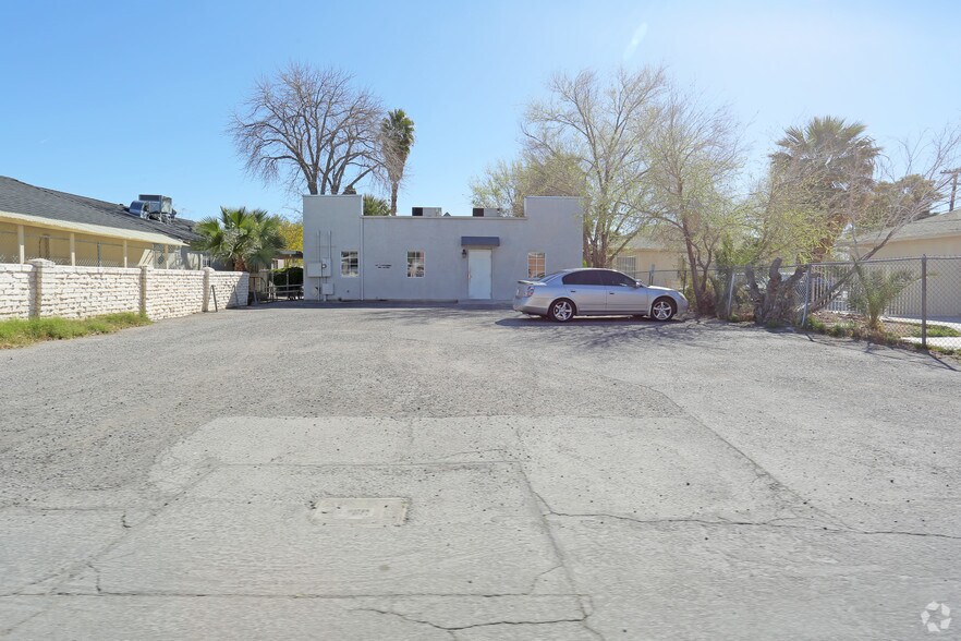 626 S 9th St, Las Vegas, NV à vendre - Photo du bâtiment - Image 2 de 4