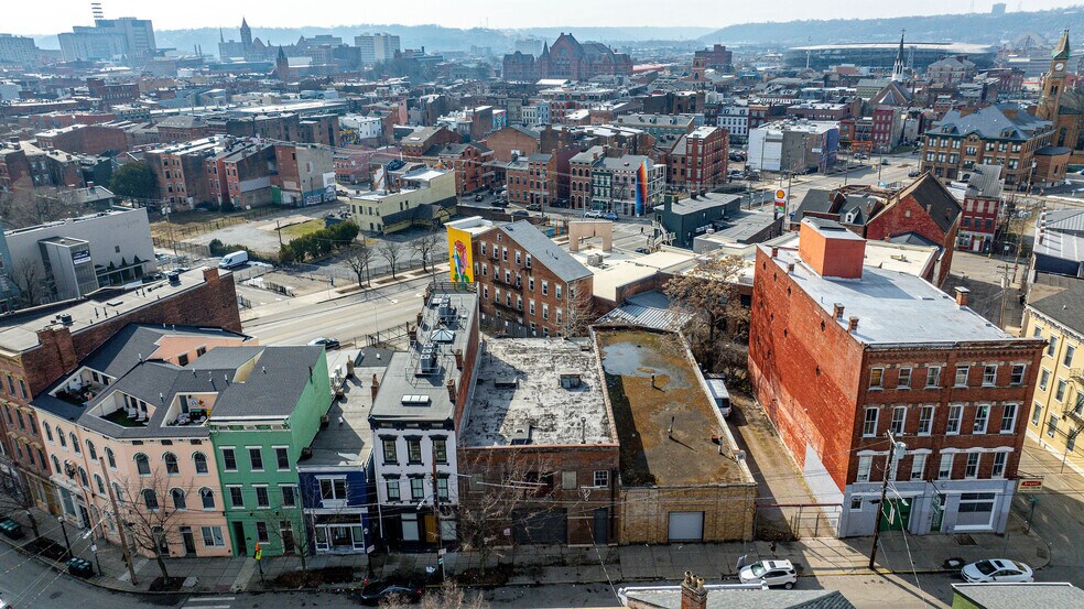 122 E Liberty St, Cincinnati, OH à louer - Photo du bâtiment - Image 2 de 36