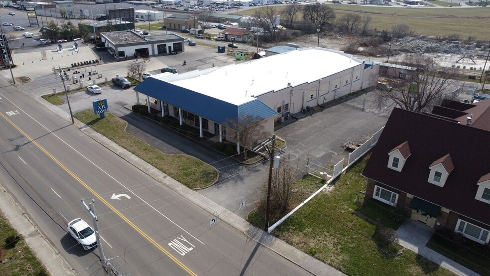 1335 W Andrew Johnson Hwy, Morristown, TN for sale - Building Photo - Image 3 of 9