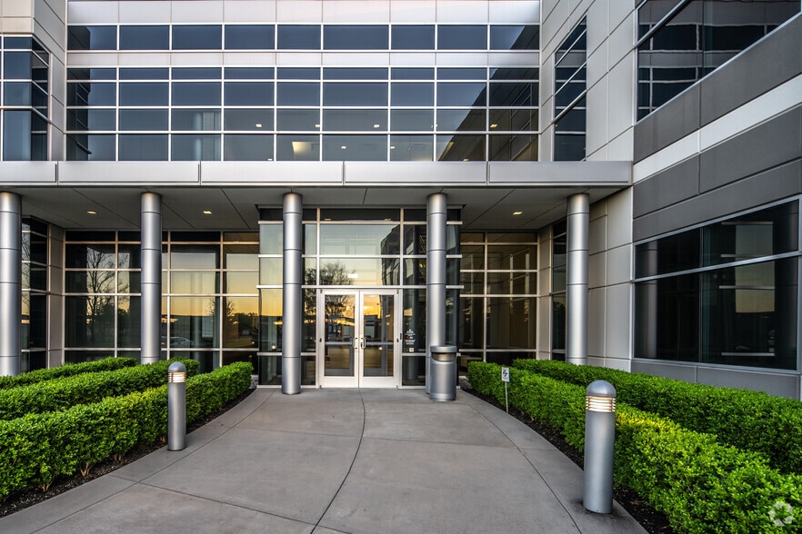 5550 Granite Pky, Plano, TX for lease - Building Photo - Image 3 of 9
