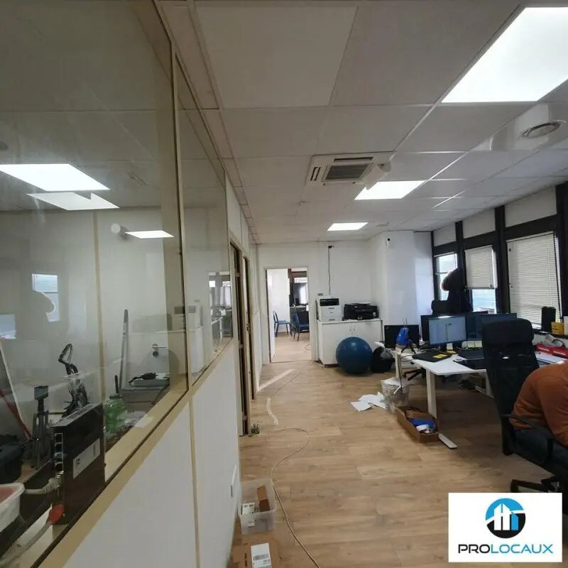 Office in Grenoble for lease Building Photo- Image 1 of 10