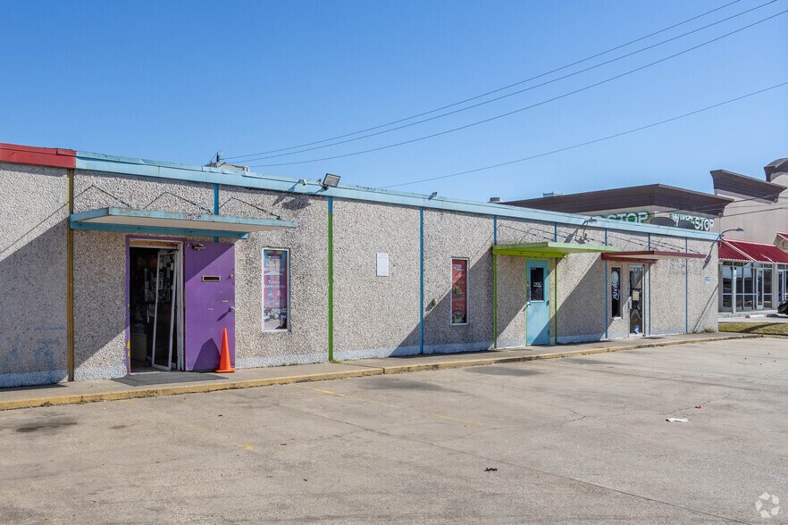 15919 S Post Oak Rd, Houston, TX à vendre - Photo du bâtiment - Image 3 de 5