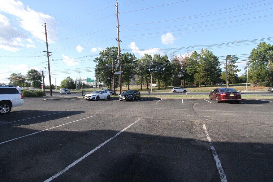936 Us Highway 22, Somerville, NJ à louer - Photo du bâtiment - Image 3 de 13