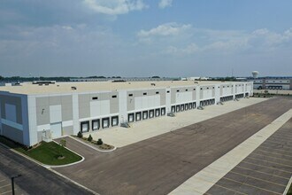 701 Bilter Rd, Aurora, IL for lease Building Photo- Image 2 of 5
