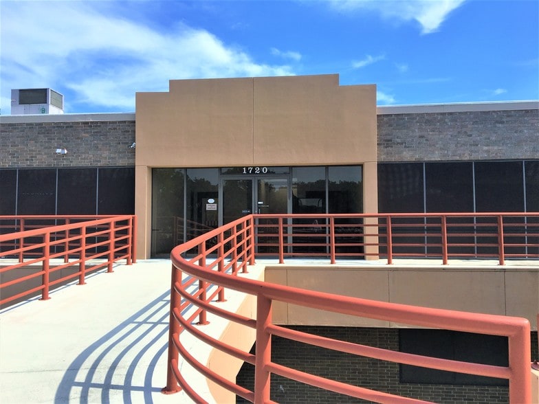 1720 S Edmonds Ln, Lewisville, TX for lease - Primary Photo - Image 1 of 42