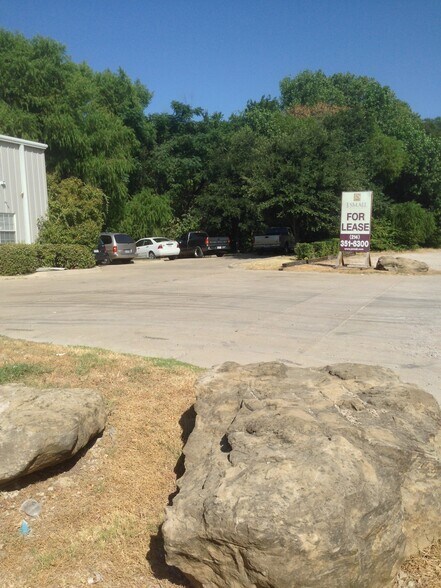 6901 Maple Ave, Dallas, TX à louer - Photo du bâtiment - Image 2 de 6