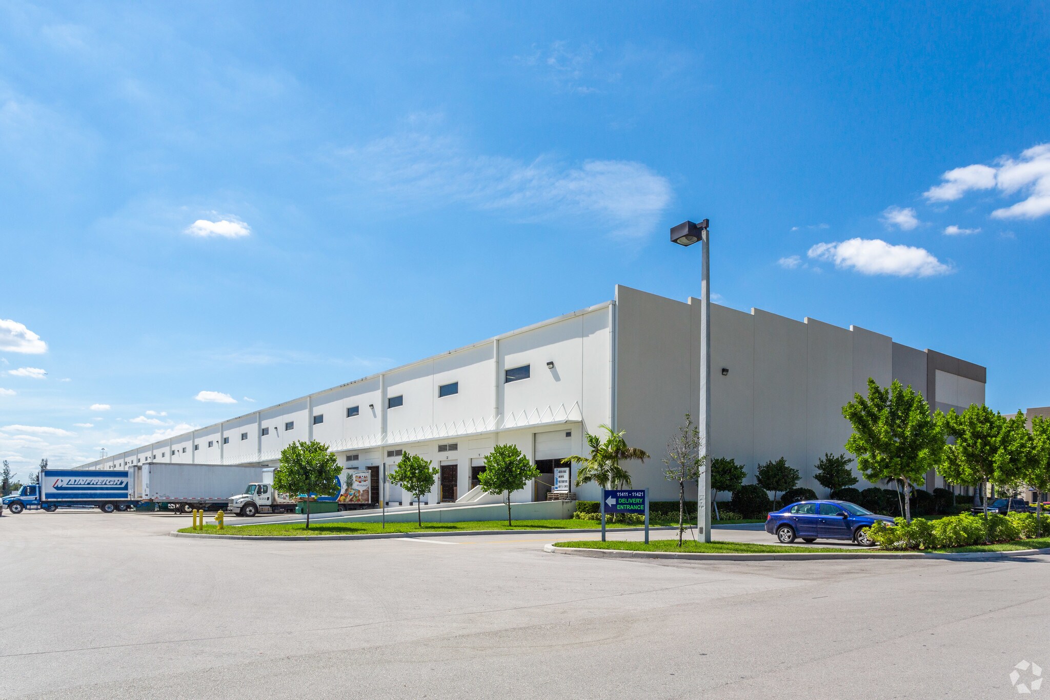 11825 NW 100th Rd, Medley, FL à louer Photo du bâtiment- Image 1 de 17
