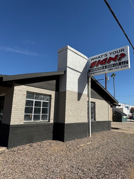 9401 N 3rd Dr, Phoenix, AZ à louer - Photo du bâtiment - Image 3 de 7