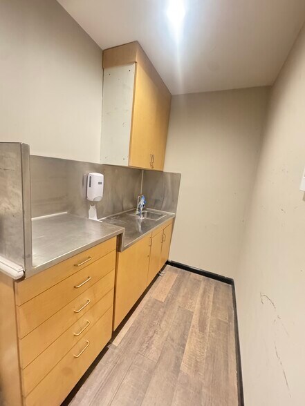 14408 E Whittier Blvd, Whittier, CA à louer - Photo du bâtiment - Image 3 de 16