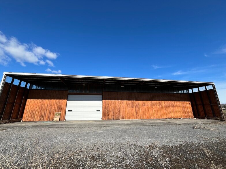 6415 Deere Rd, Syracuse, NY à louer - Photo du bâtiment - Image 3 de 6