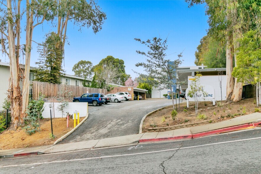 944 Fletcher Ln, Hayward, CA à vendre - Photo du bâtiment - Image 2 de 31