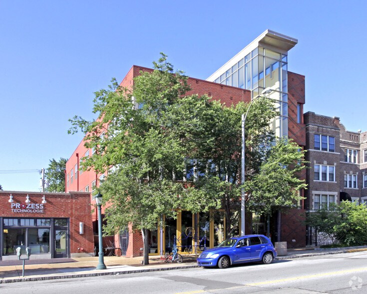 6128 Delmar Blvd, Saint Louis, MO à louer - Photo du bâtiment - Image 2 de 3