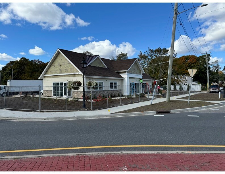 195 Mill Rd, Westhampton Beach, NY à vendre Photo du bâtiment- Image 1 de 1