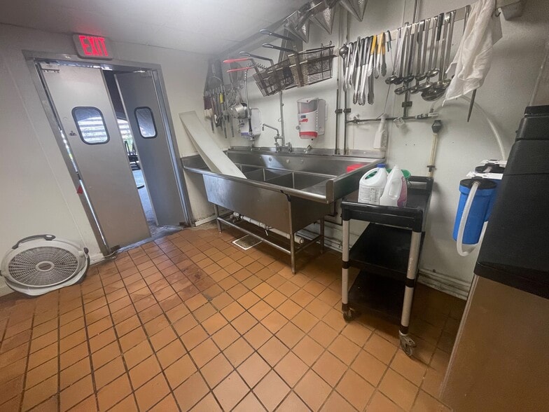 4323 S Interstate 35, Austin, TX for sale - Building Photo - Image 2 of 33