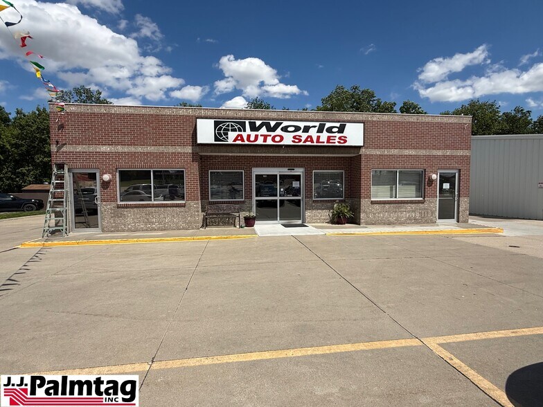 1651 S 11th St, Nebraska City, NE à vendre - Photo du bâtiment - Image 1 de 34