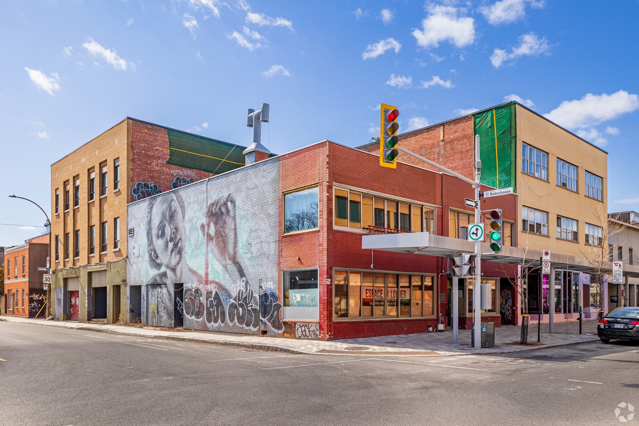 6206 Rue Saint-Hubert, Montréal, QC à vendre Photo du bâtiment- Image 1 de 1