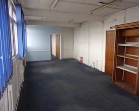 Mark Ln, Gravesend for lease Interior Photo- Image 2 of 2
