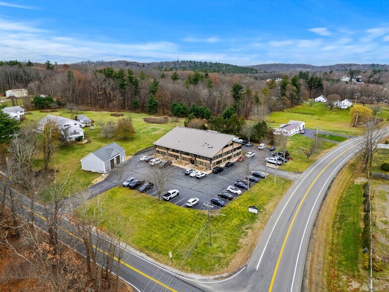 73 Newton Rd, Plaistow, NH à louer - Photo principale - Image 1 de 19