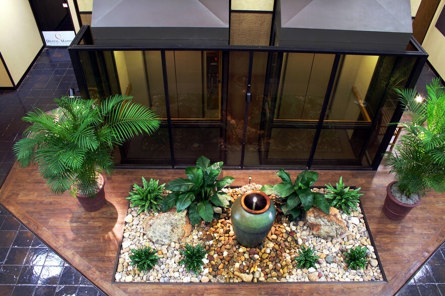 5151 Flynn Pky, Corpus Christi, TX à louer - Photo du bâtiment - Image 2 de 5