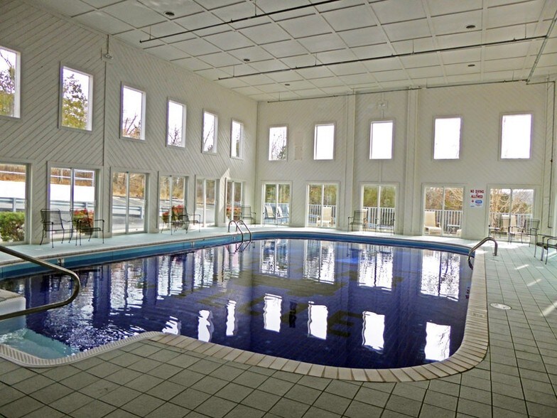 360 Schaefer Dr, Branson, MO à vendre - Photo du bâtiment - Image 2 de 13