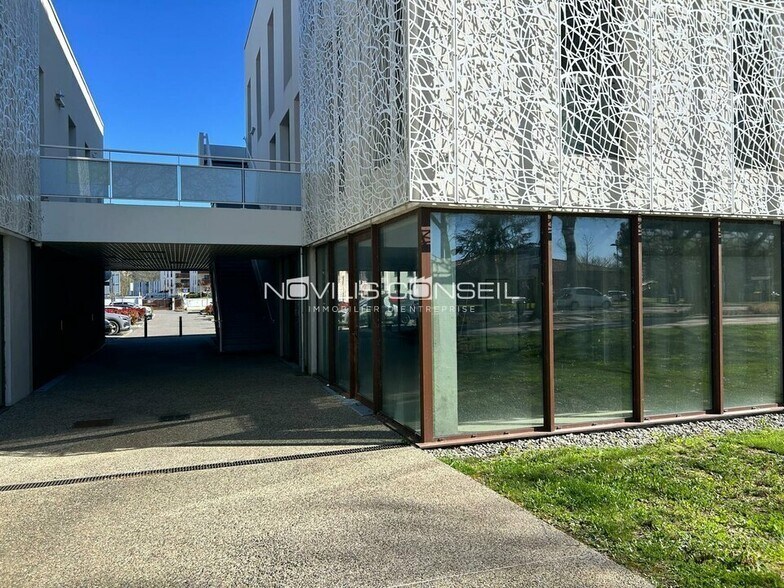 Office in Muret for lease - Building Photo - Image 1 of 7