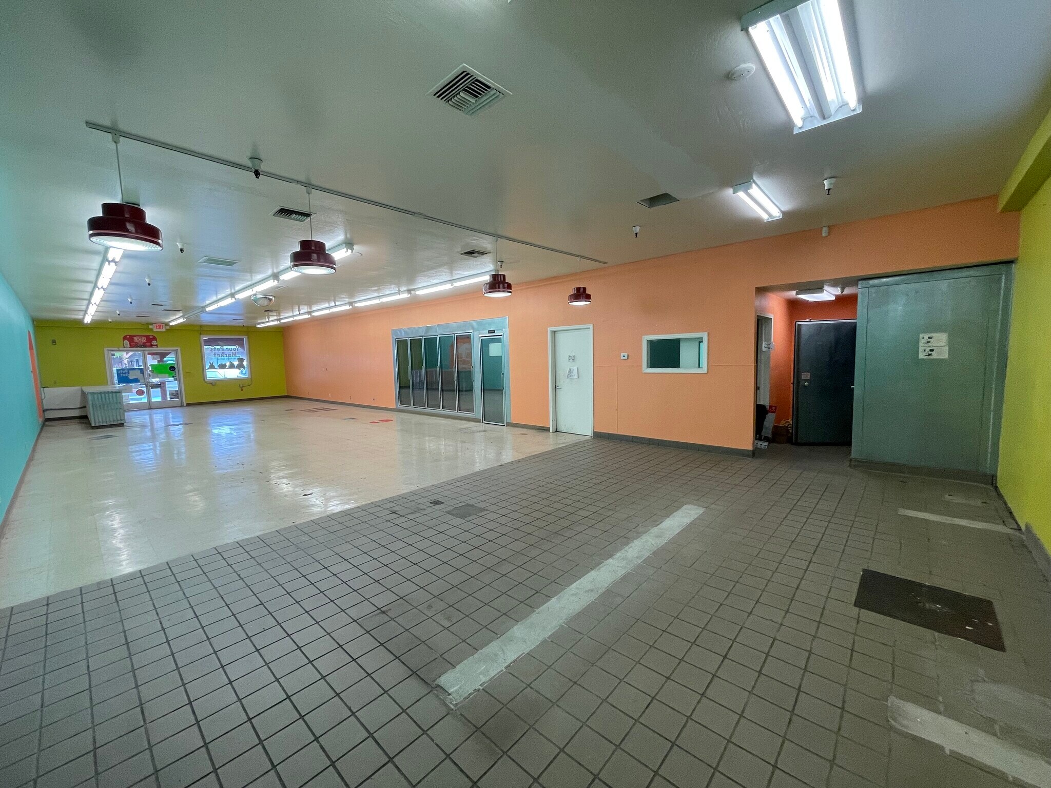 526-530 E Cotati Ave, Cotati, CA à louer Photo du bâtiment- Image 1 de 4