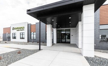 4303-4399 S Columbia Rd, Grand Forks, ND à vendre Photo du bâtiment- Image 2 de 7