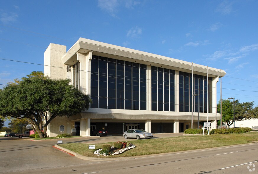 1425 N Dallas Ave, Lancaster, TX à vendre - Photo du bâtiment - Image 2 de 11