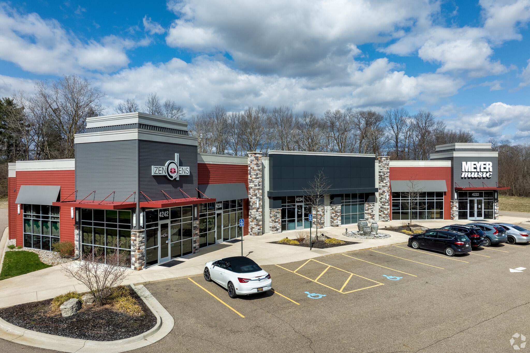 4210 Stadium Dr, Kalamazoo, MI for lease Primary Photo- Image 1 of 18