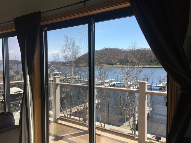 Plus de détails pour 310 Main St, Frankfort, MI - Commerce de détail à vendre