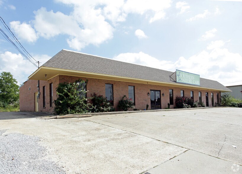 1523-1529 Cliff Gookin Blvd, Tupelo, MS à louer - Photo du bâtiment - Image 3 de 17