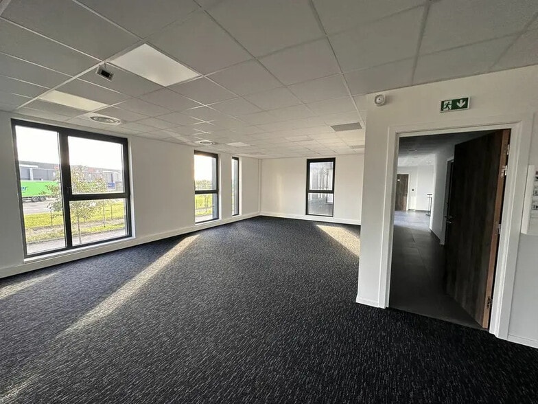 Office in Holtzheim for lease - Interior Photo - Image 2 of 9