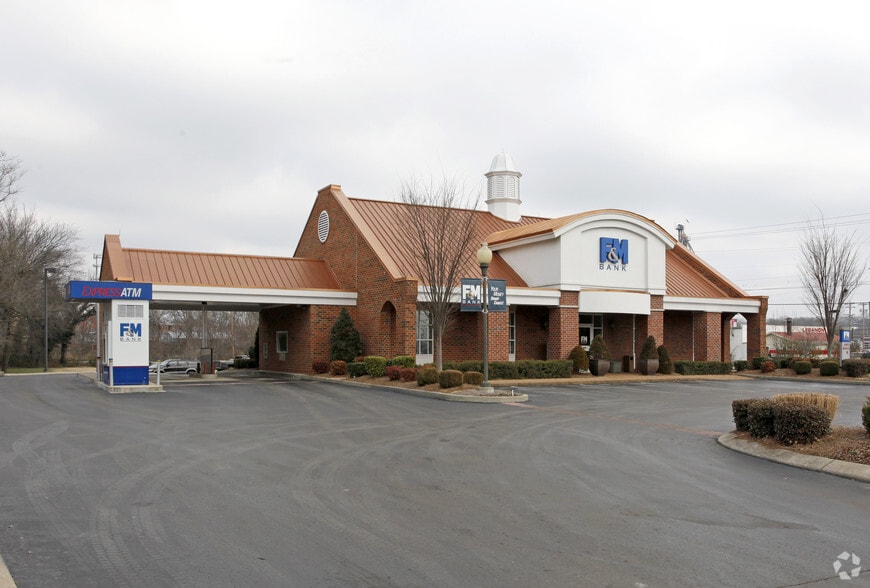 225 W Main St, Lebanon, TN for sale - Primary Photo - Image 1 of 7