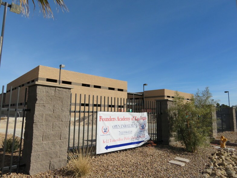 SEC CRAIG RD & RANCHO DR, Las Vegas, NV à vendre - Photo du bâtiment - Image 2 de 10