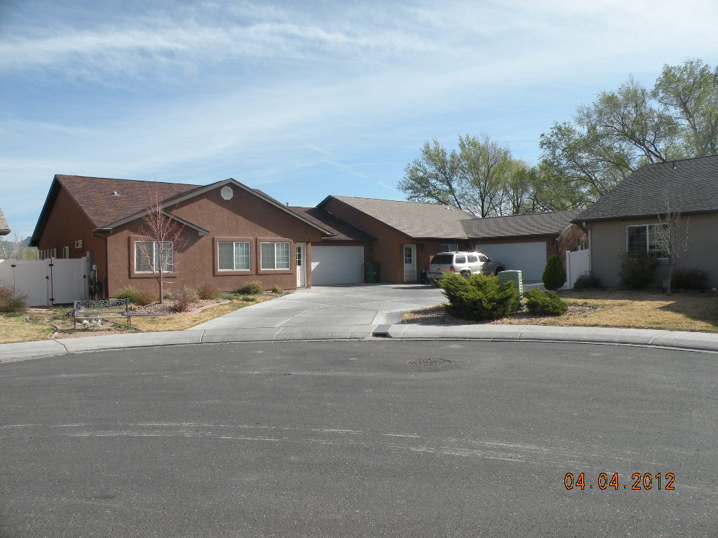 3006 1/2 Oakwood Dr, Grand Junction, CO 81504 - Unit 3A 3B 4a4B - - Interior Photo - Image 2 of 2