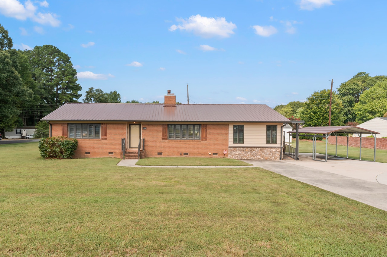 128 Killian Farm Rd, Stanley, NC for lease Primary Photo- Image 1 of 57