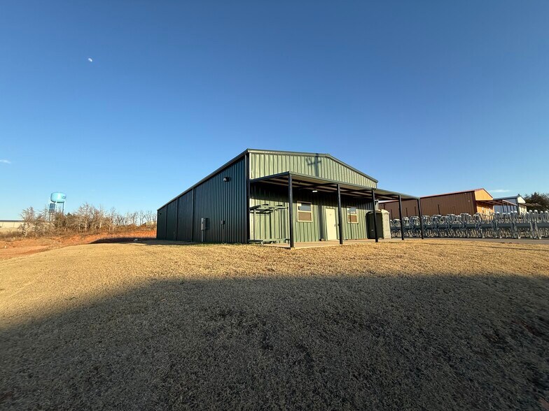 11534 Maui Ln, Edmond, OK à vendre - Photo du bâtiment - Image 3 de 4