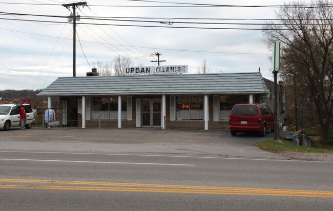 More details for 1 Dunbar Ave, Dunbar, WV - Retail for Sale