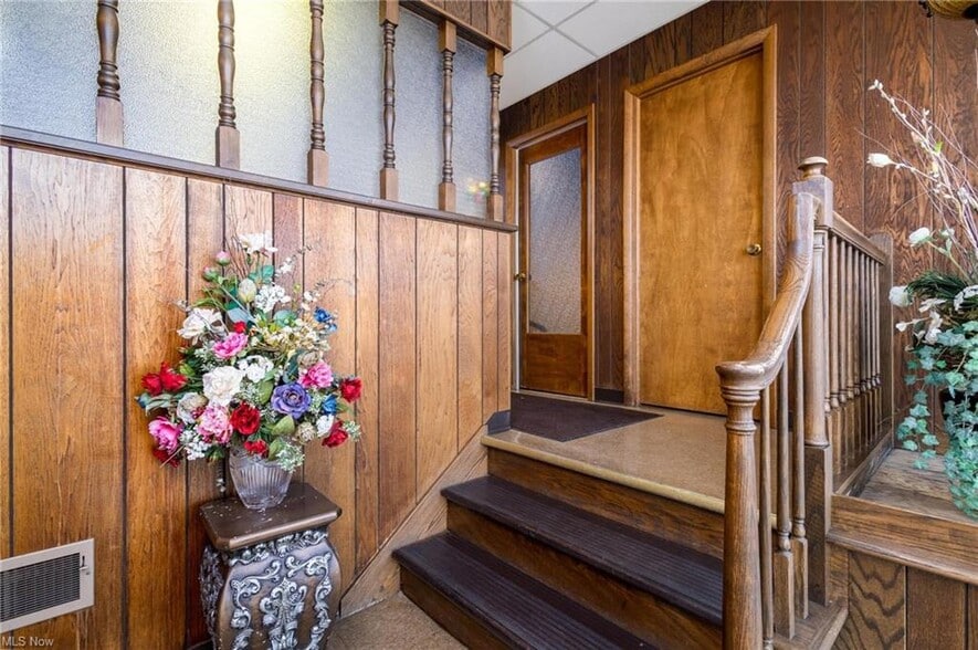 3129 Pennsylvania Ave, Weirton, WV for sale - Interior Photo - Image 3 of 28