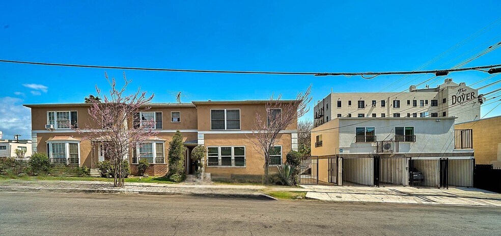 310 N St Andrews Pl, Los Angeles, CA à vendre - Photo principale - Image 1 de 28