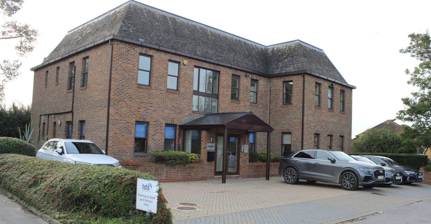 54 Queen St, Horsham à louer Photo principale- Image 1 de 3